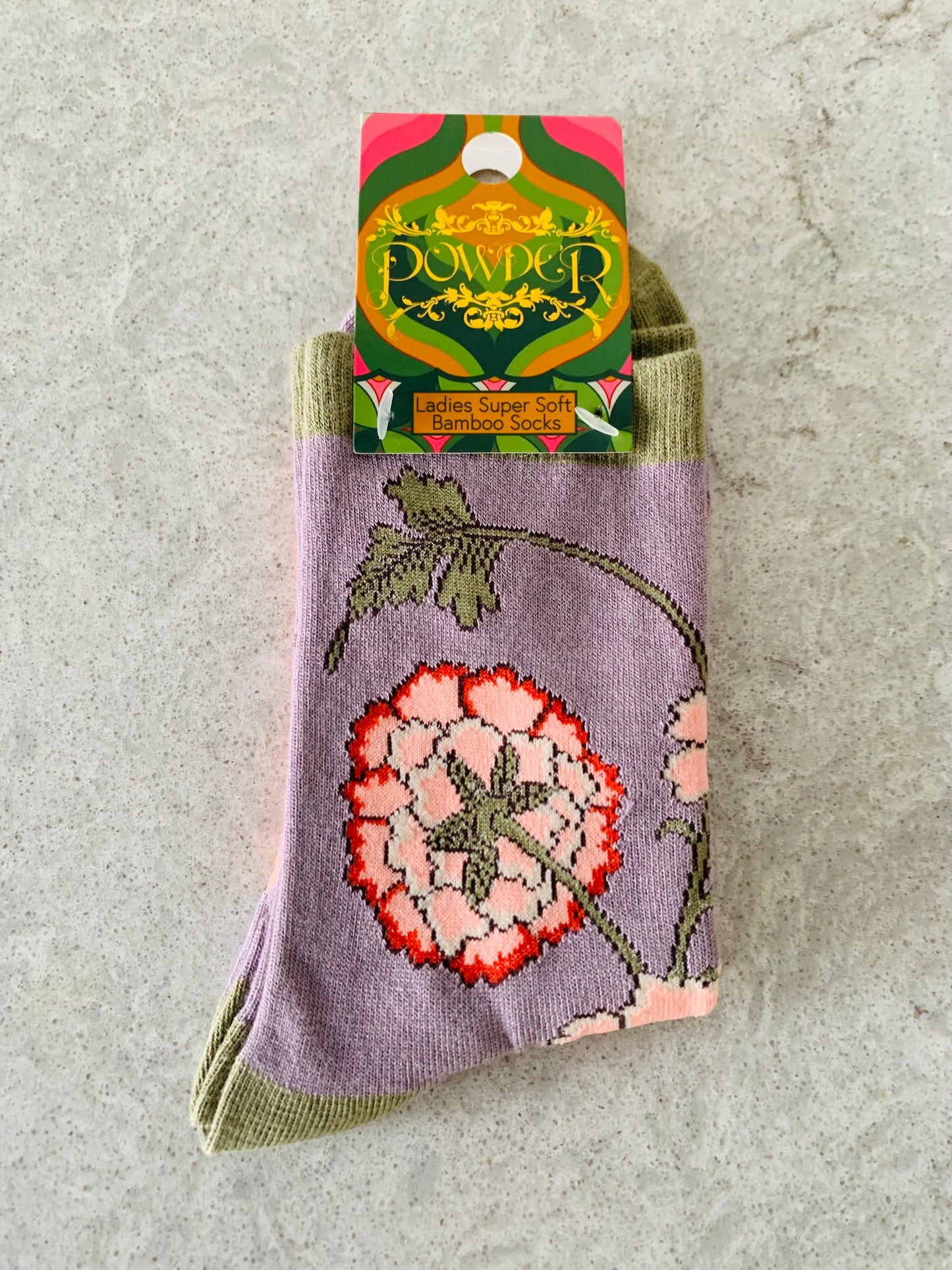 Expertly crafted with bamboo, these high-end ankle socks by Powder UK are the ideal addition to any footwear. The charming lilac paisley design adds a touch of summer to your look.