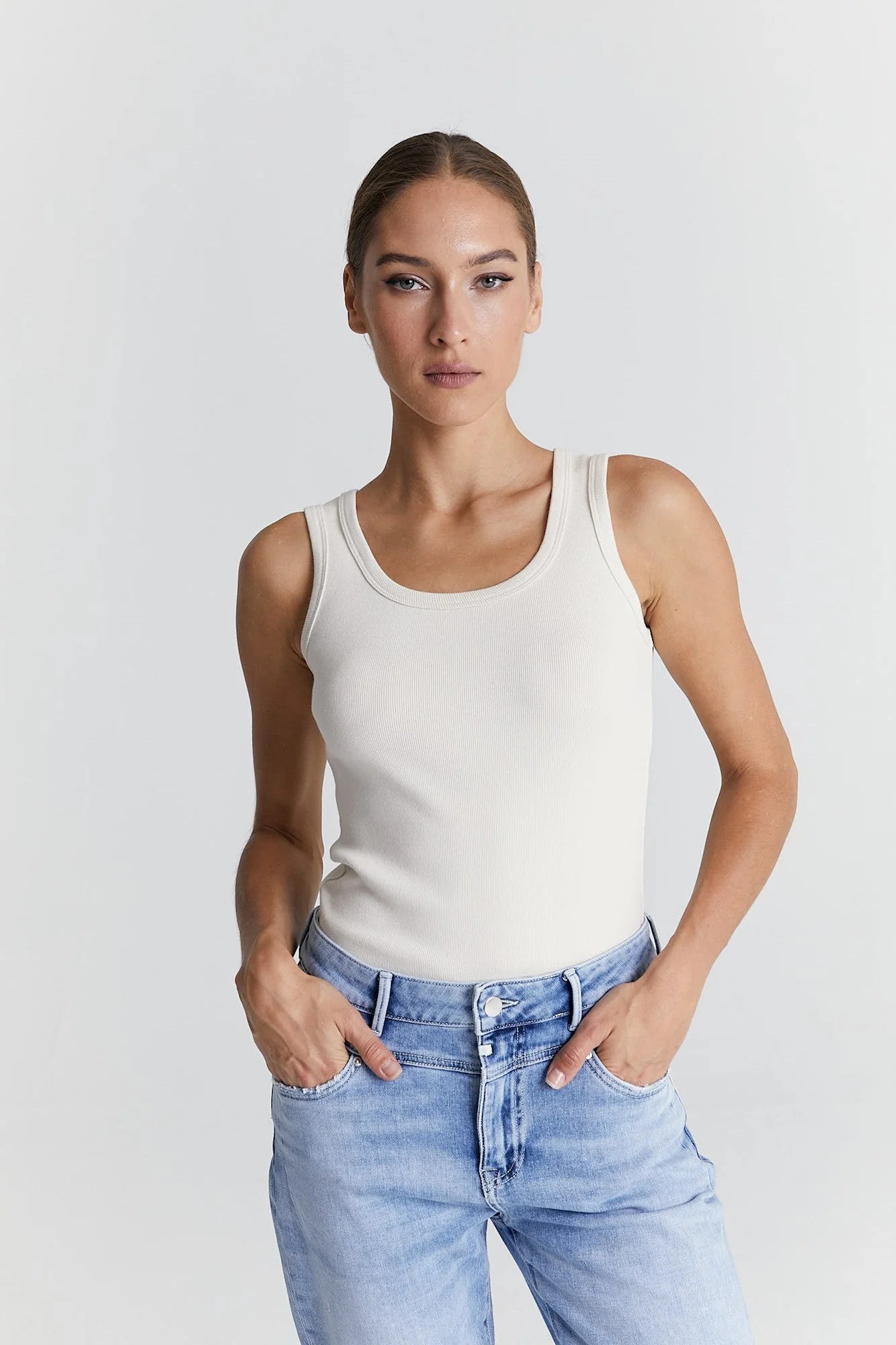 Olivia Crew Neck Tank ~ Off White