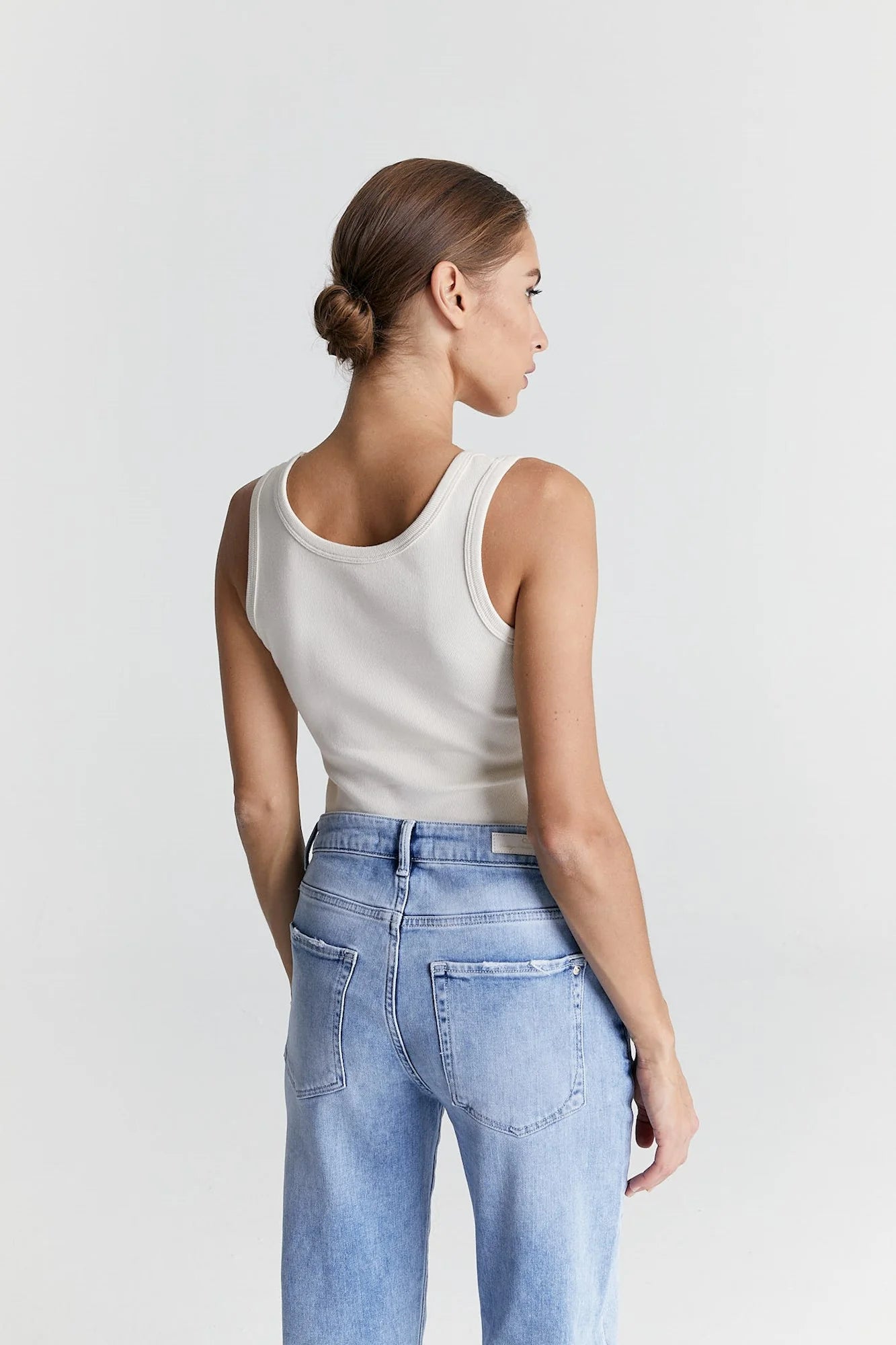 Olivia Crew Neck Tank ~ Off White