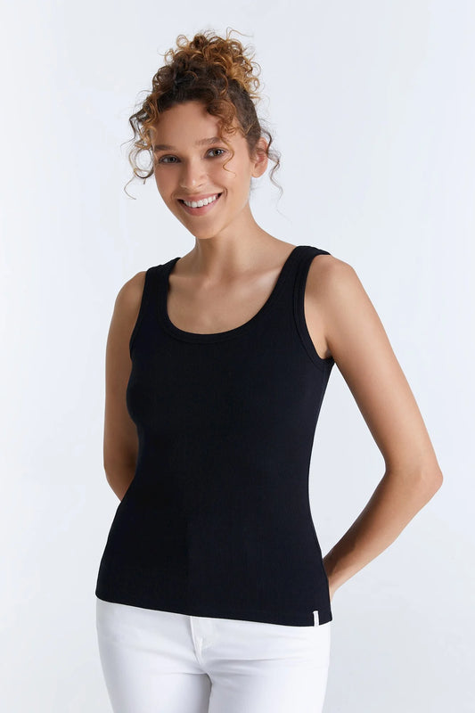 Olivia Crew Neck Tank ~ Black