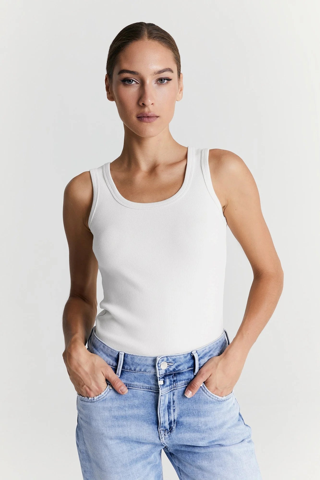 Olivia Crew Neck Tank ~ White