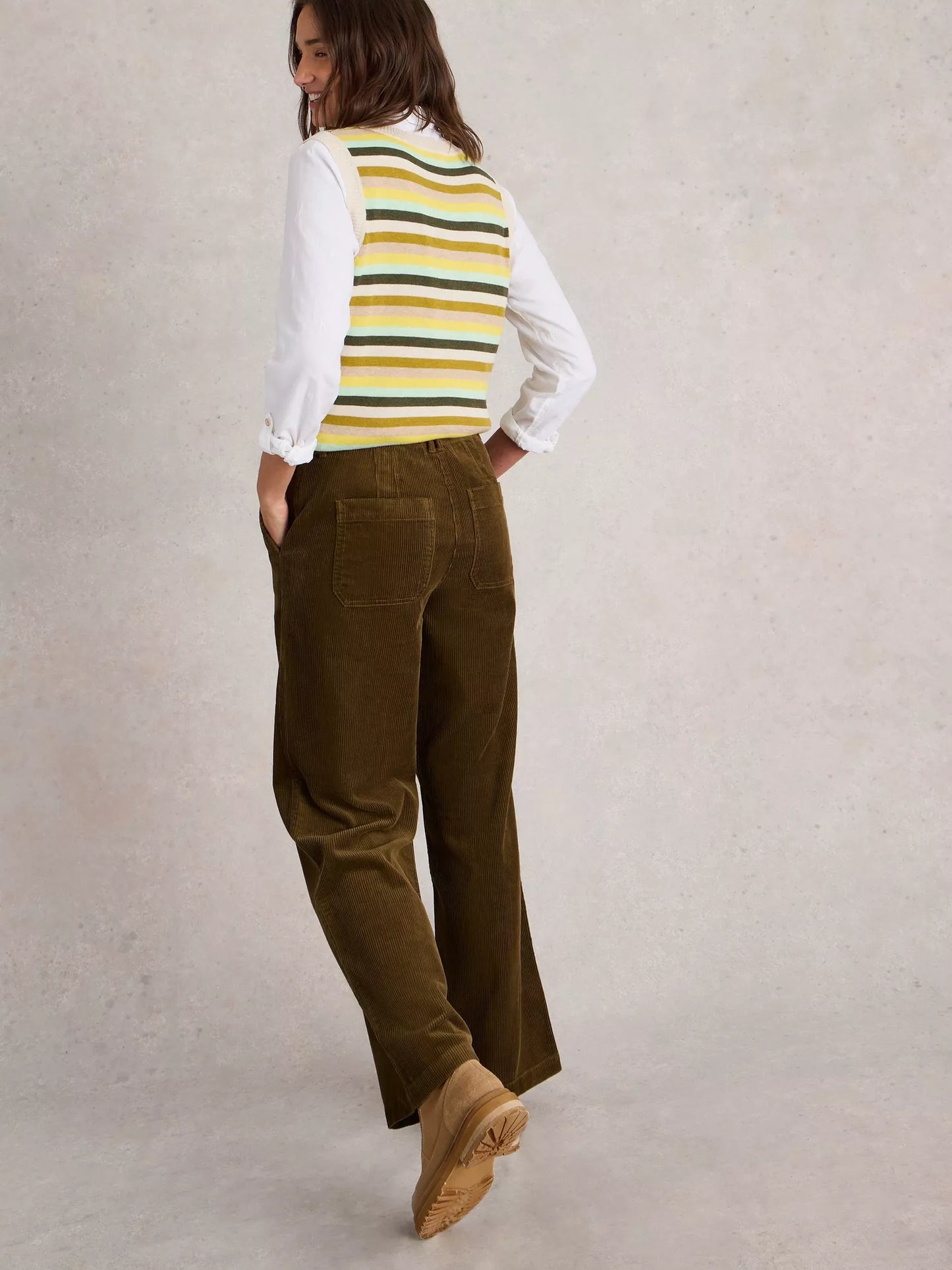 Looking for some on-trend trousers? Look no further than the Bell Cord Wide Leg Trousers from White Stuff. These comfy, leg-lengthening pants are made with autumnal corduroy - perfect for any occasion!