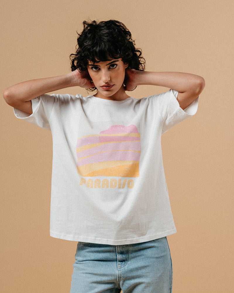 Brought to you by Grace & Mila, the MENDOZA oversized top is a burst of summer vibes in your wardrobe! With its loose fit and short sleeves, this playful printed tee in blush pink and soft peachy ochre is your go-to for sunny days. Its dazzling and colourful print instantly uplifts any outfit, making it a must-have for adding a splash of fun to your look.