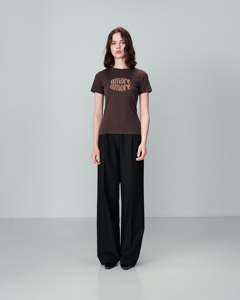 Grace & Mila's NICOLETTE short-sleeve tee in dark grey cotton features a velvet print in a lovely caramel hue that spells out 'AMOUR'. Its round neckline and short sleeves make it a versatile addition to any woman's wardrobe. lemon cyprus