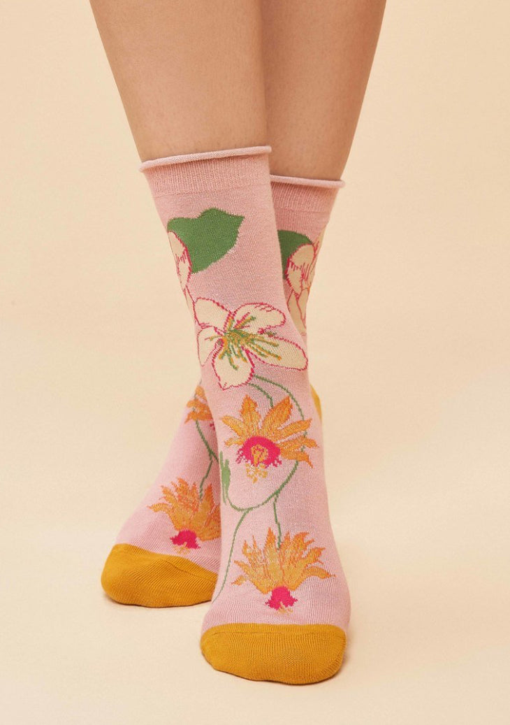 Tropical Flora Ankle Socks - Lemon Cyprus