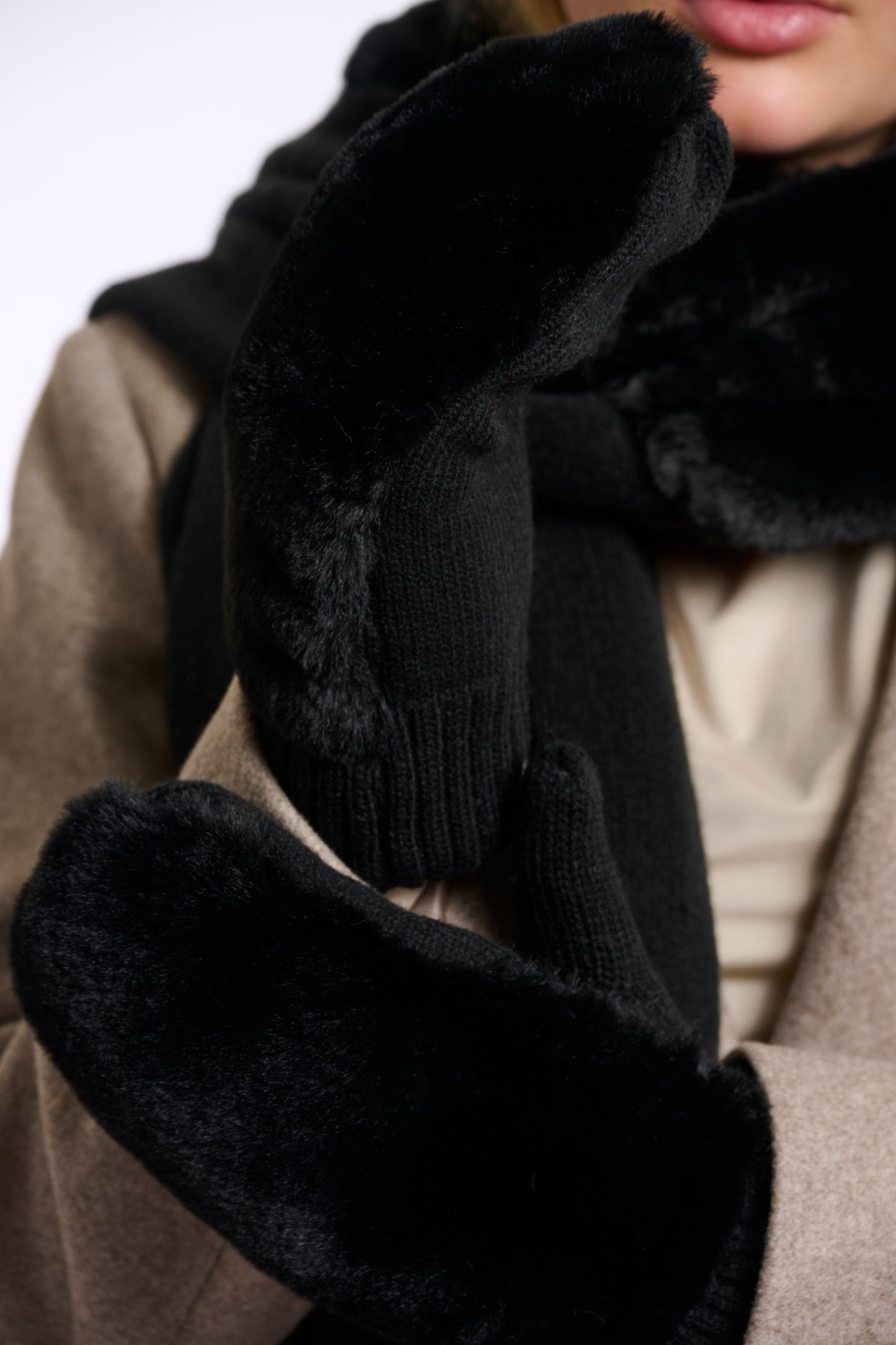 Oxo Faux Fur Mittens ~ Black