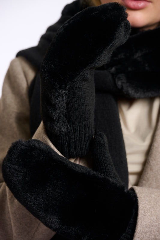 Oxo Faux Fur Mittens ~ Black