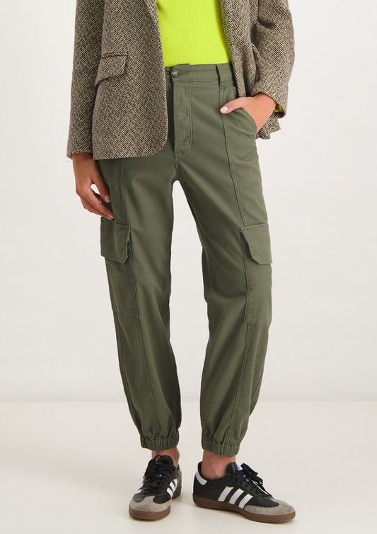 The Elly Cargo Pant by Circle of Trust in army green is your must-have for unbeatable comfort and movability. Choose 'cargos' for side pockets, canvas finish, stretchie fabric and a button fly. lemon cyprus boutique
