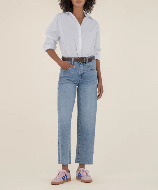 The Gwen high-rise jeans flaunt a slouchy leg, raw edges, and the classic five-pocket style. Their medium wash brings a retro charm, making them perfect for relaxed, everyday fun.