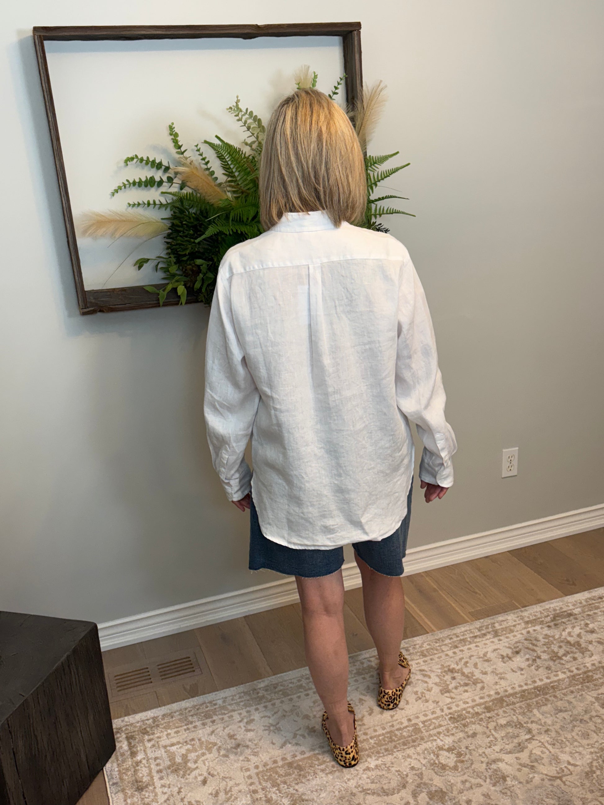 The Imogen Blouse by Naif is a white button-up shirt that belongs in every wardrobe. A true staple, this effortlessly chic piece is crafted from ultra-soft, lightweight woven linen for all-day comfort and breathability