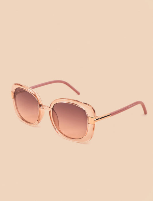 These Paige sunglasses by Powder UK are classic and timeless – you will never need to take them off! Comes with limited edition sunglasses case and Powder cleaning cloth which means these can be stored safely and