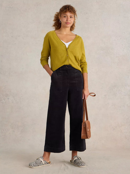 For your autumn weekend adventures, slip into these White Stuff Romy Corduroy Culottes. Perfect for sunny (but chilly) days filled with bookshop browsing, followed by well-deserved coffee. And don't worry, they'll pair perfectly with your guilty-pleasure paperback. Available in a beautiful charcoal grey colour that matches with everything!